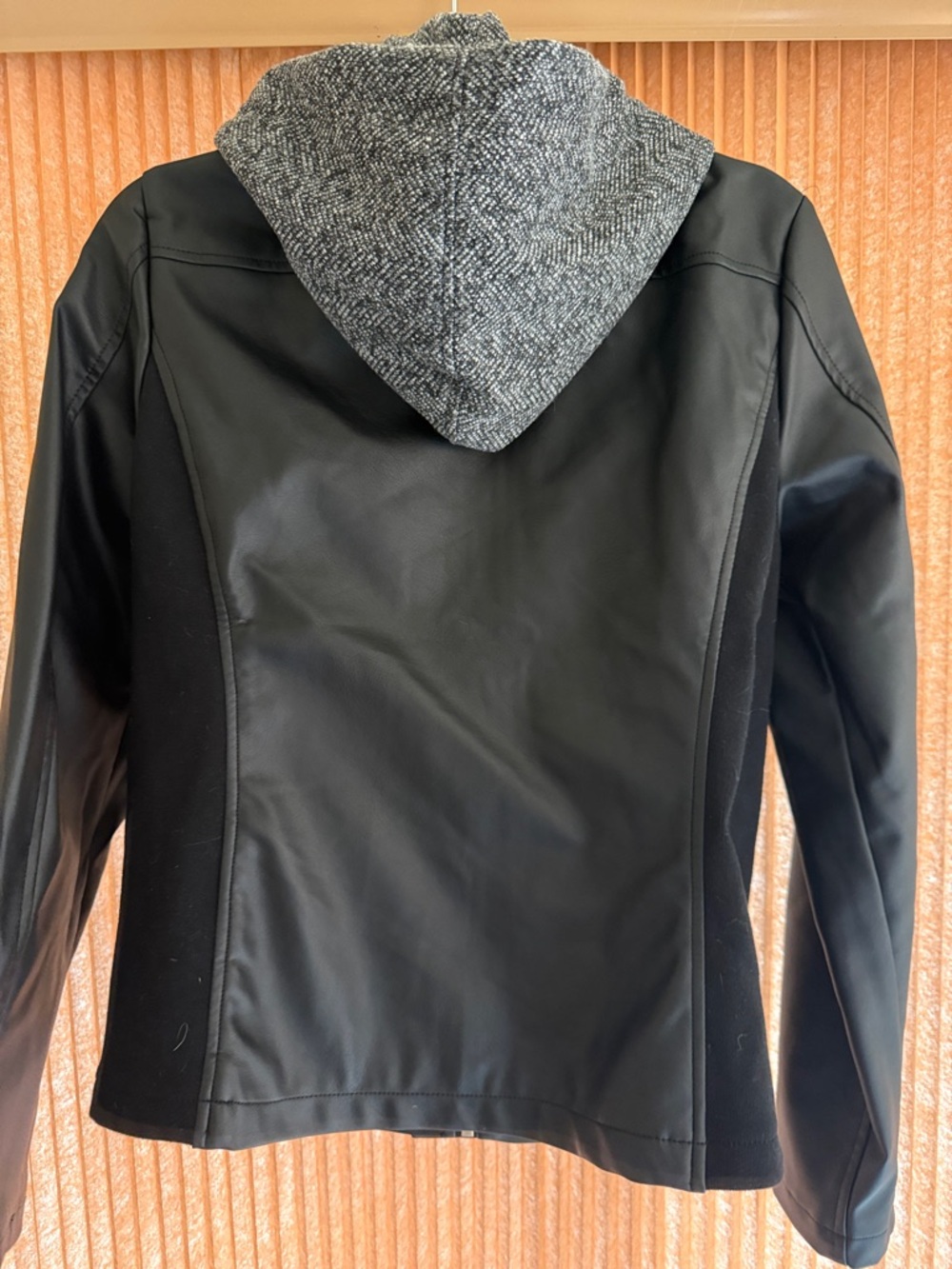 Mo-Ka Mariam Moto Women’s Black Faux Leather Hooded Jacket - Picture 6 of 9